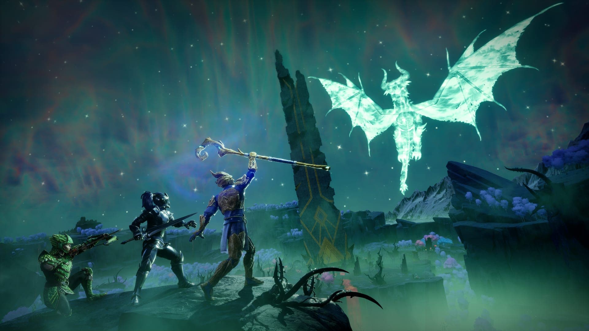Un dragón espectral azul sobrevuela a dos jugadores en un paisaje nocturno de Fellhollow, captura oficial de RuneScape: Dragonwilds