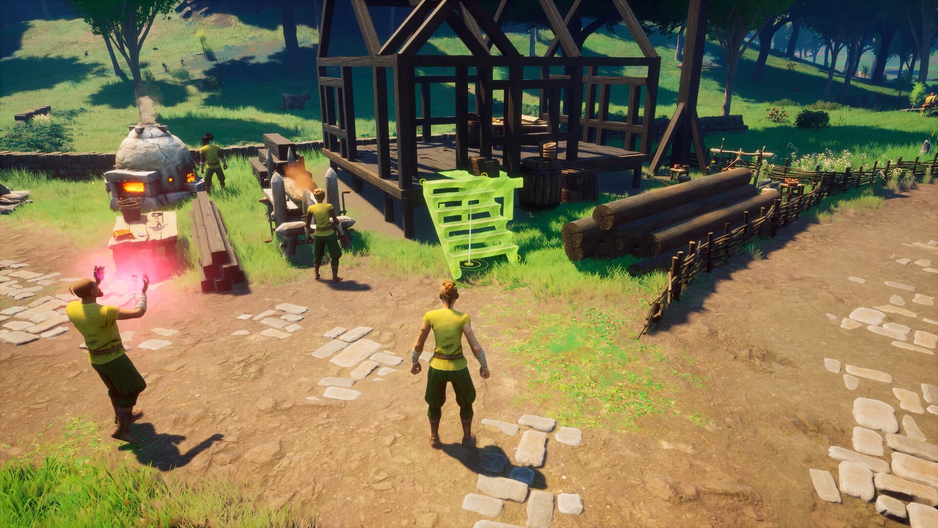 Vista aérea de una base en construcción con estaciones de fabricación y dos jugadores en RuneScape: Dragonwilds