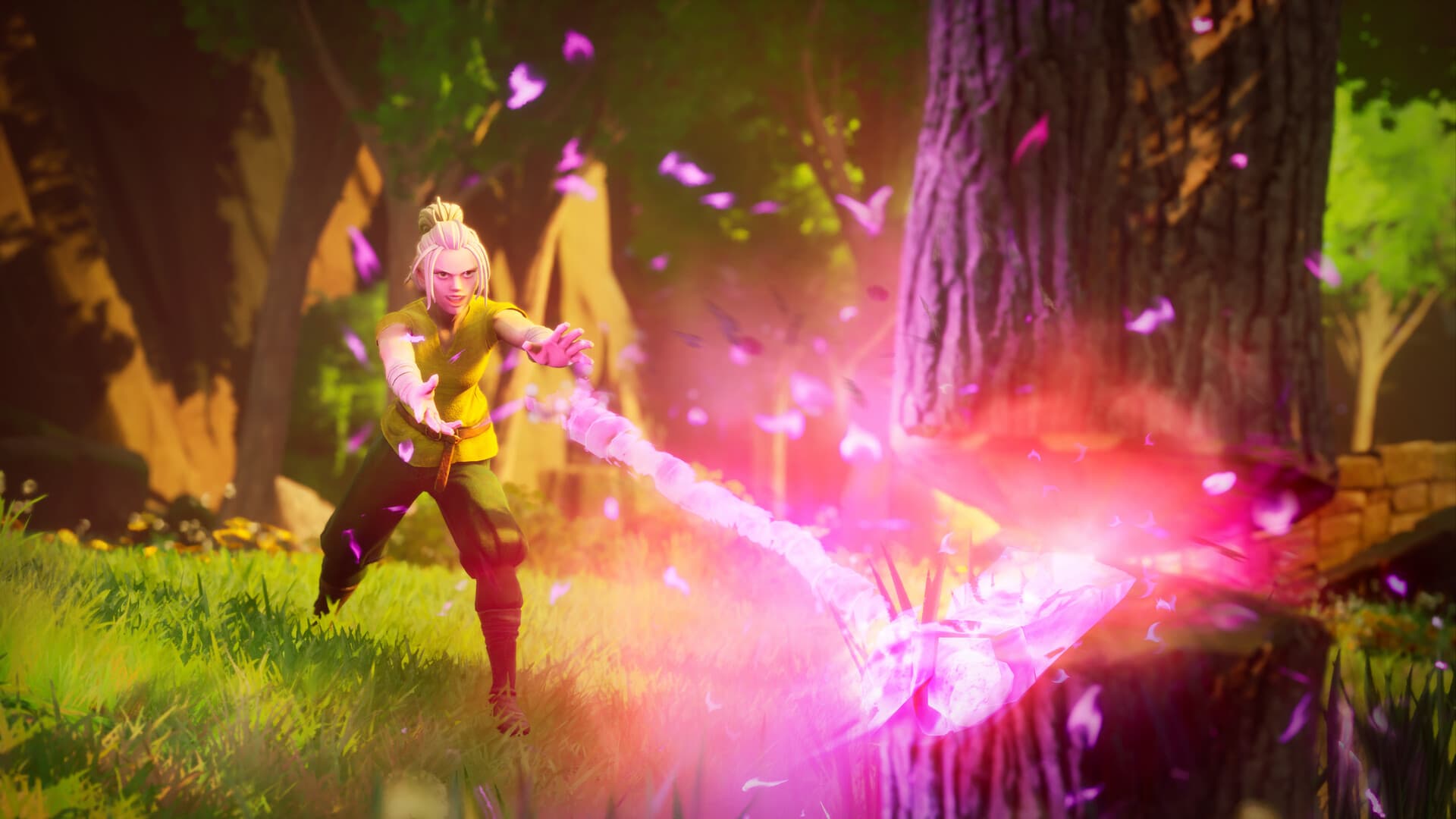 Una jugadora rubia con camisa amarilla lanza un hechizo rosa contra el tronco de un árbol en un bosque soleado, entre pétalos que flotan, captura oficial de RuneScape: Dragonwilds